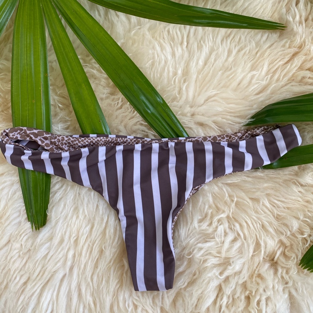 Acacia Upper East Side Brown Stripe Bottom Large